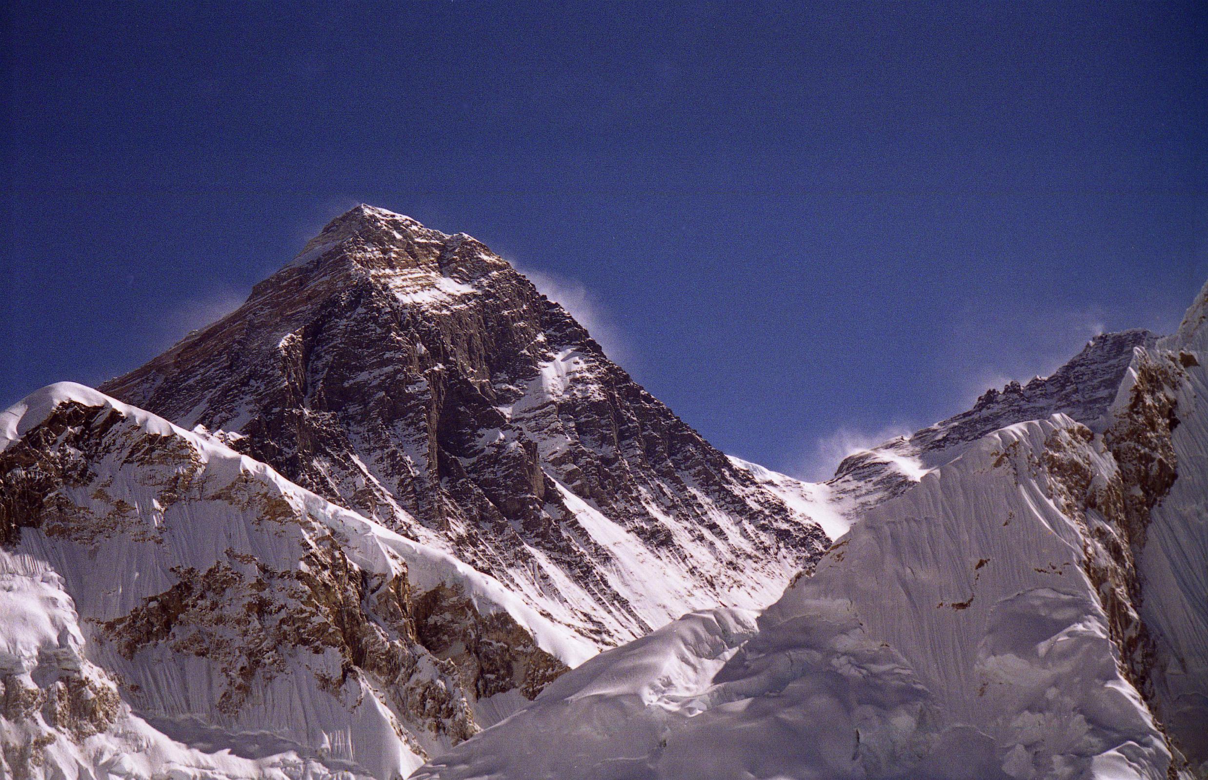 0-2 Everest and Lhotse From Kala Pattar